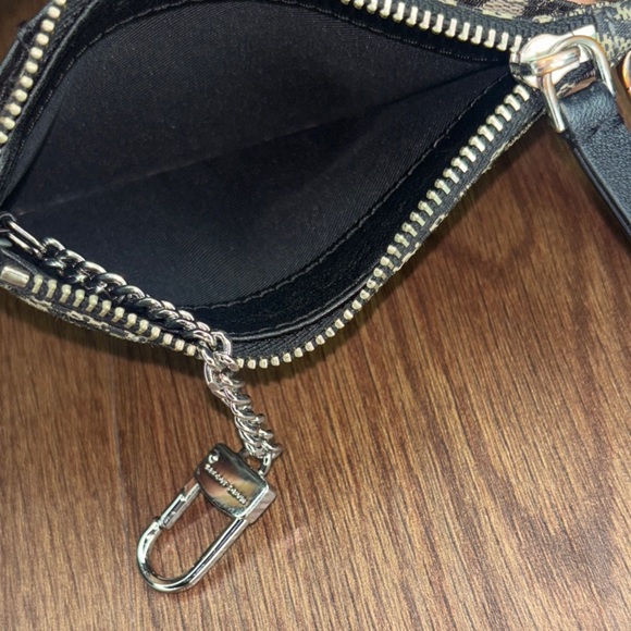 🔥🔥🔥Marc Jacobs Black and Tan Patterned Wristlet🔥🔥🔥 - Picture 6 of 11